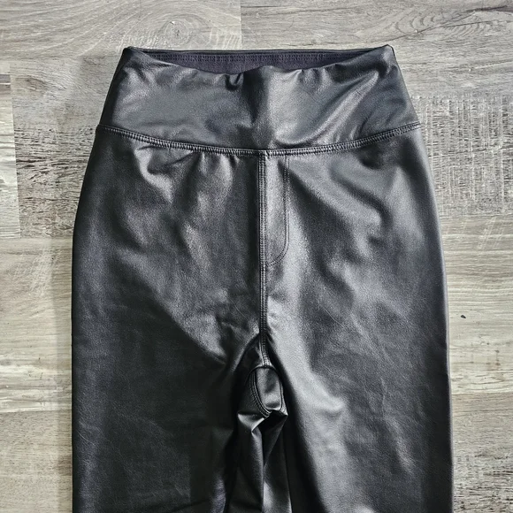 Aerie OFFLINE Black Real Luxe Faux Leather Leggings Size XS - Picture 7 of 9